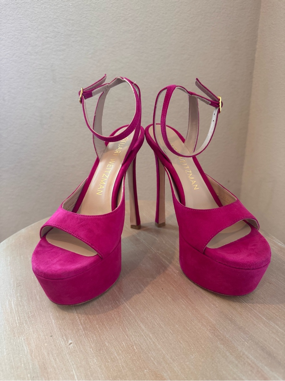 Stuart Weitzman Tia Hollywood Fuchsia Suede Platform Sandal - Size 9 - NIB $495